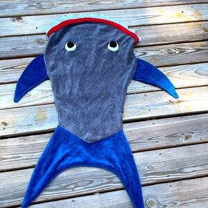 🦈 Blankie Tails- KIDS Shark Fleece Blanket Unisex